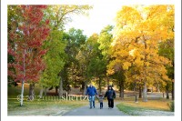 Los Angeles photographer visits Bozeman Montana to take family photographs in the beautiful autumn colors.